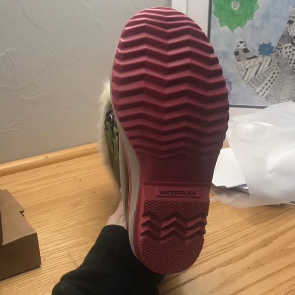 Kids Sorel boots - Picture 2 of 7